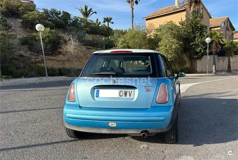 Usado Mini ONE 90 CV (66 kW) 2004 Azul Utilitario