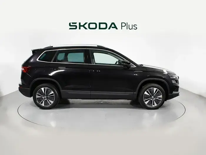 Usado Skoda Karoq Selection 150 CV (110 kW) 2024 Negro SUV