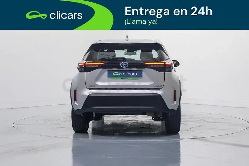 Usado Toyota Yaris Cross Active 116 CV (85 kW) 2022 Gris / plata SUV