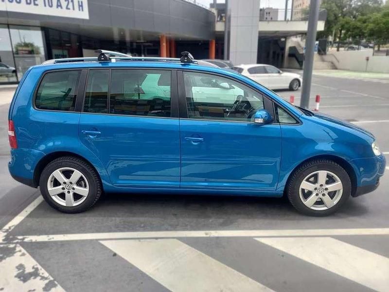 Usado VW Touran Advance 140 CV (102 kW) 2005 Azul Monovolumen