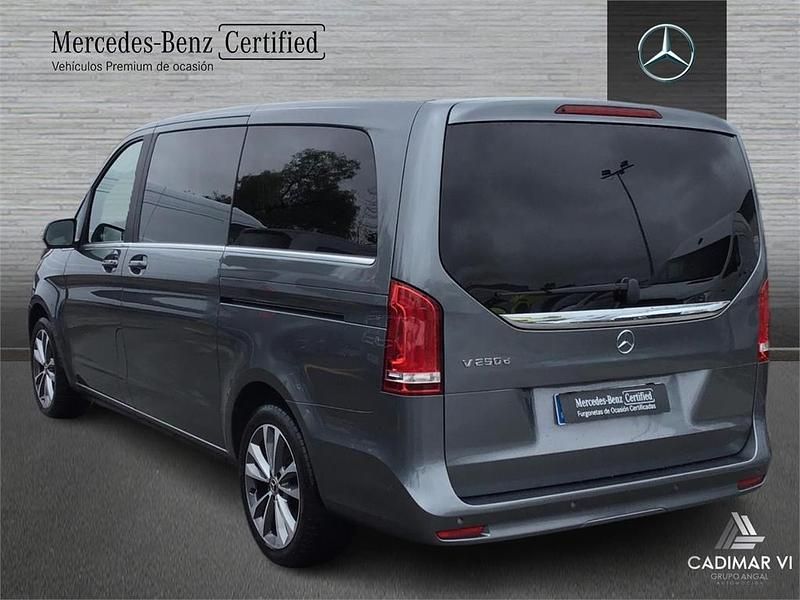 Usado Mercedes V250 Avantgarde 190 CV (139 kW) 2023 Gris Monovolumen