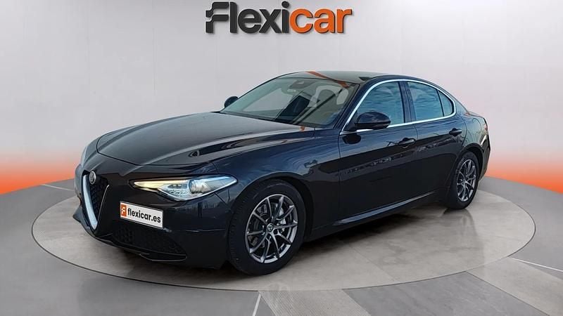 Usado Alfa Romeo Giulia Super 180 CV (132 kW) 2017 Negro Berlina