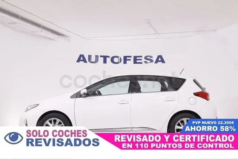 Usado Toyota Auris Live 132 CV (97 kW) 2013 Blanco Berlina