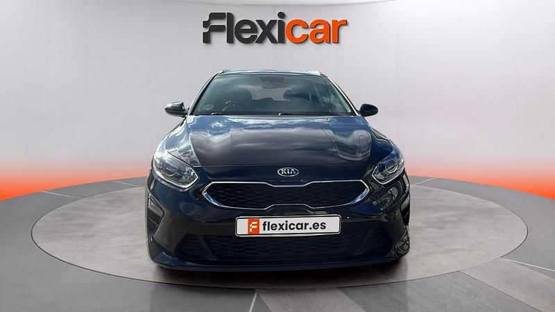 Usado Kia Ceed 136 CV (100 kW) 2020 Negro Utilitario