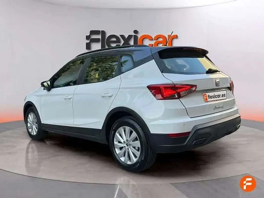 Usado Seat Arona Style 116 CV (85 kW) 2024 Blanco SUV