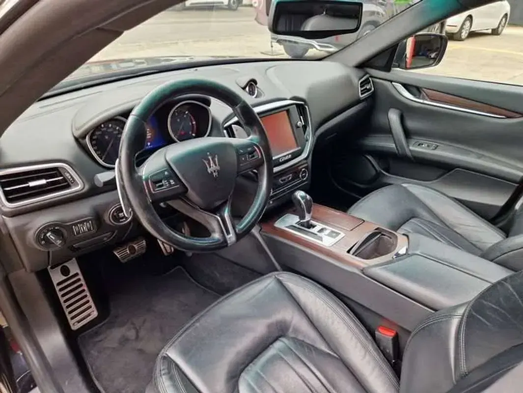 Usado Maserati Ghibli 275 CV (202 kW) 2014 Azul Berlina