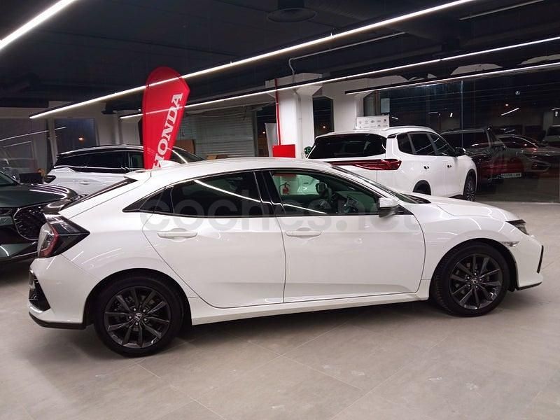 Usado Honda Civic Elegance 126 CV (92 kW) 2021 Blanco Berlina