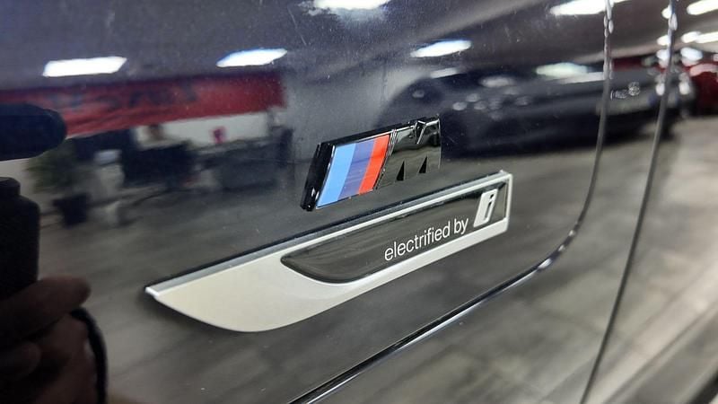 Azul Usado 2022 BMW 545e M Sport Berlina | 47.990 € - Imagen 1/4