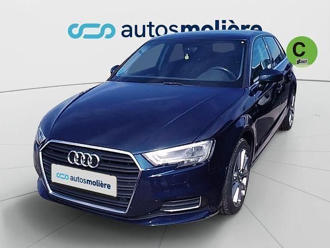 Usado Audi A3 Design 116 CV (85 kW) 2019 Azul Berlina