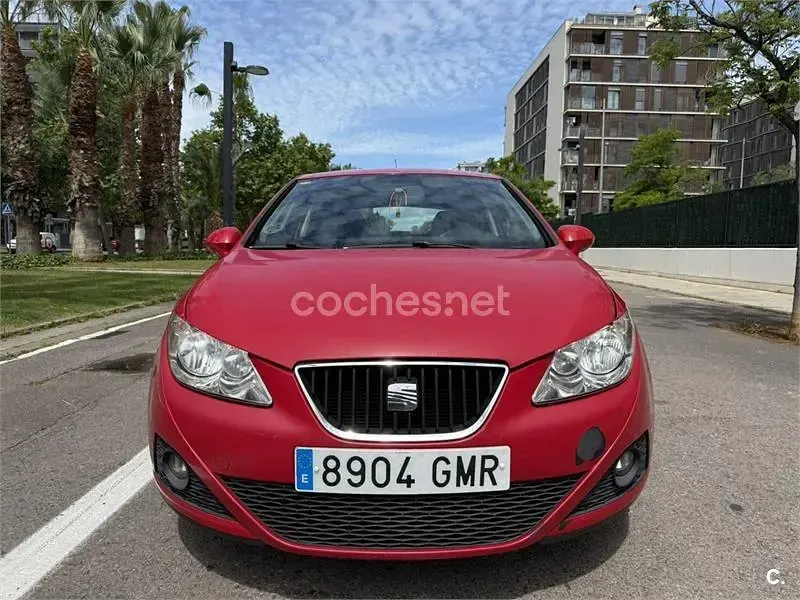 Usado Seat Ibiza SC 90 CV (66 kW) 2009 Rojo Utilitario