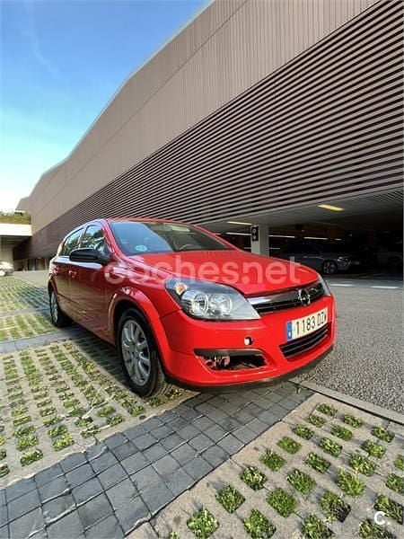 Usado Opel Astra Sport 105 CV (77 kW) 2006 Rojo Berlina