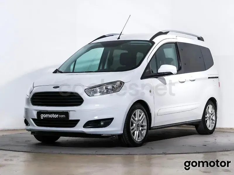 Usado Ford Tourneo Courier Titanium 100 CV (73 kW) 2017 Blanco Monovolumen