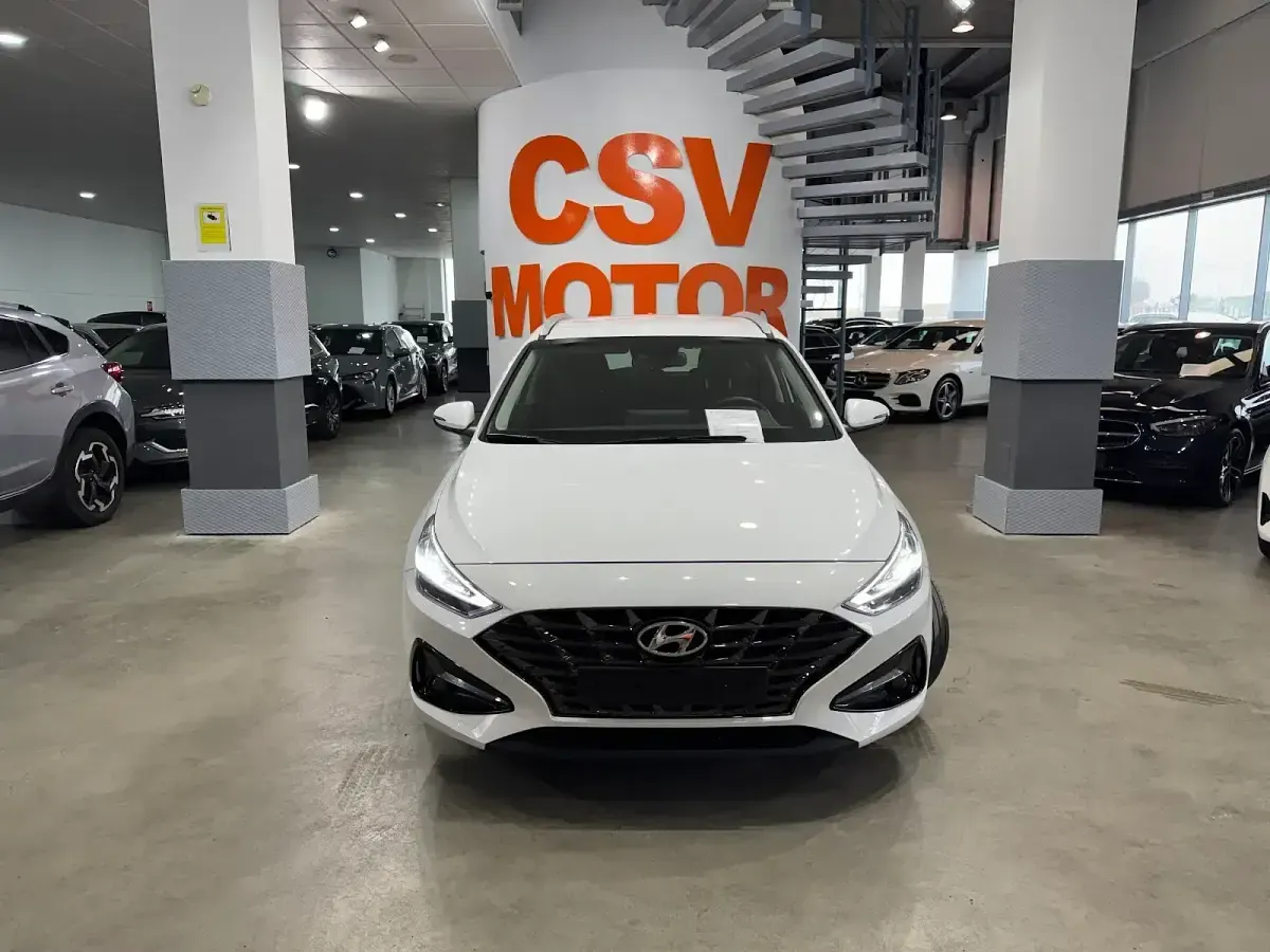 Usado Hyundai i30 N Line 140 CV (102 kW) 2024 Blanco Berlina