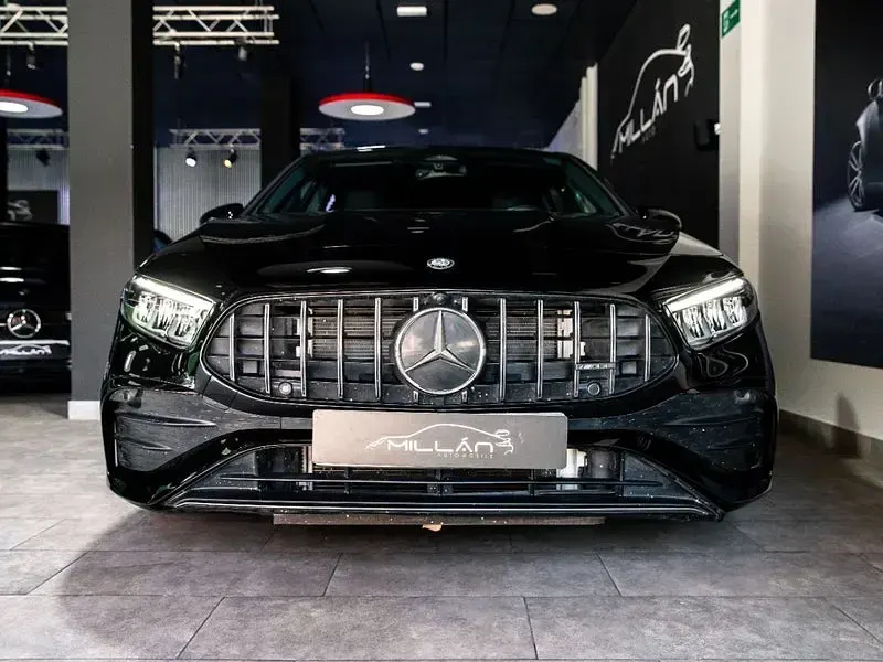 Usado Mercedes A35 AMG 306 CV (225 kW) 2023 Negro Berlina