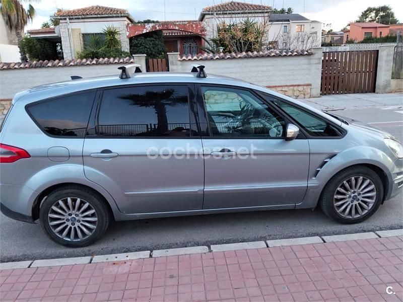 Gris / plata Usado 2014 Ford S-MAX Limited Monovolumen | 9600 € (Precio justo) - Imagen 1/4