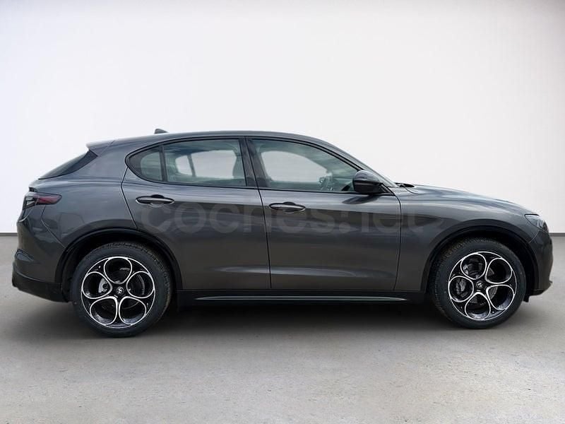 Usado Alfa Romeo Stelvio Sprint 210 CV (154 kW) 2023 Negro SUV