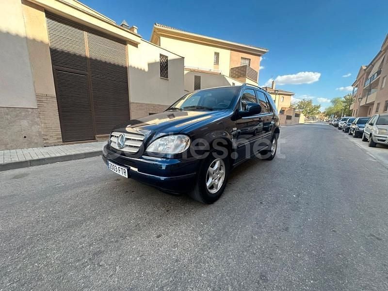 Usado Mercedes ML270 163 CV (119 kW) 2005 Azul SUV