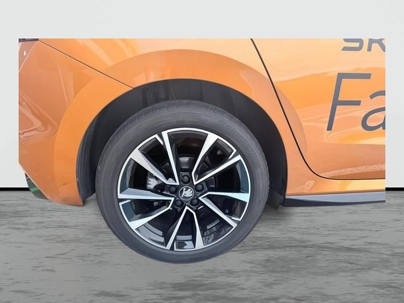 Usado Skoda Fabia Monte Carlo 115 CV (84 kW) 2025 Naranja phoenix metalizado/negro mágico Utilitario