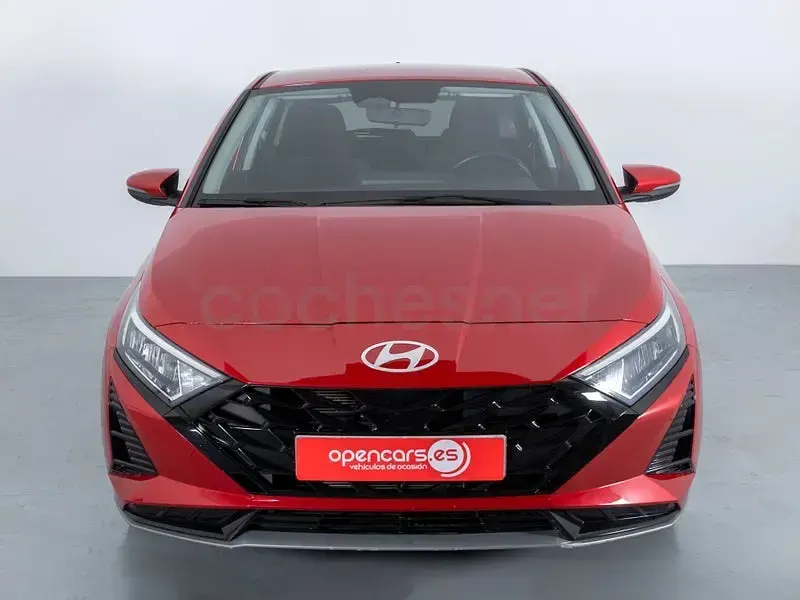 Usado Hyundai i20 100 CV (73 kW) 2024 Rojo Utilitario