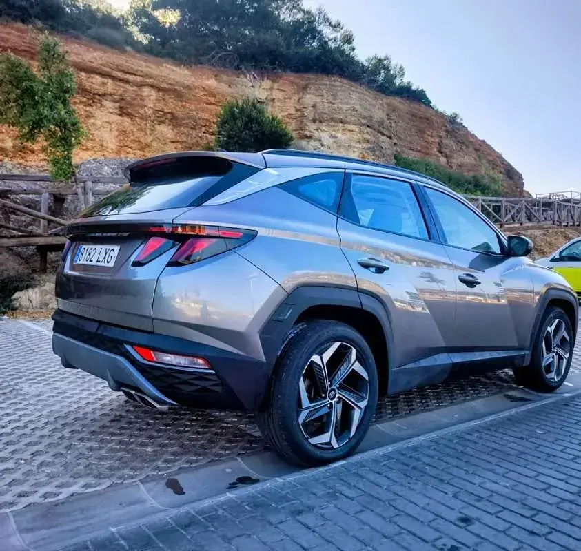 Usado Hyundai Tucson 230 CV (169 kW) 2022 Gris SUV