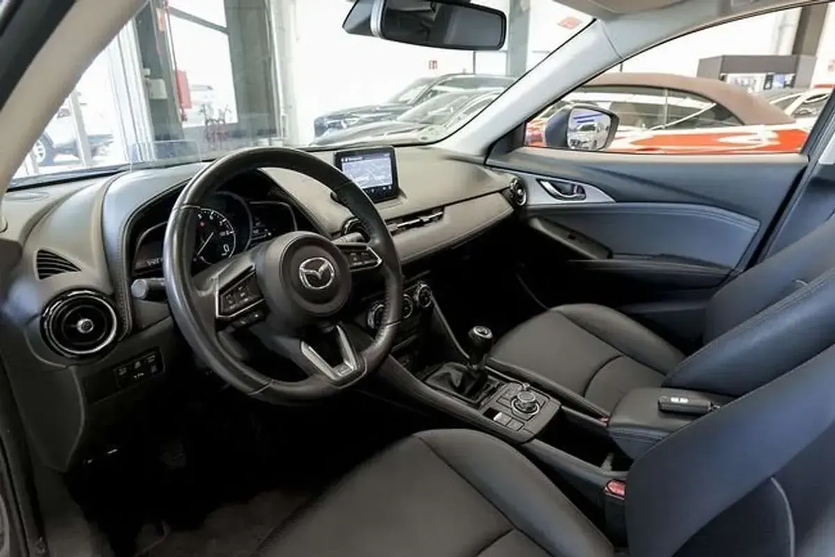 Usado Mazda CX-3 121 CV (88 kW) 2019 Gris SUV