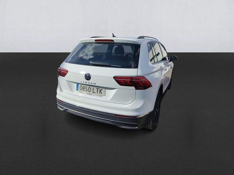 Usado VW Tiguan Life 150 CV (110 kW) 2021 Blanco SUV