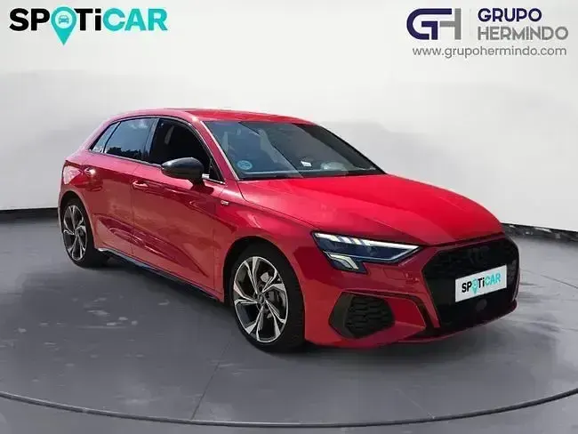 Usado Audi A3 Ambiente 116 CV (85 kW) 2022 Rojo Berlina