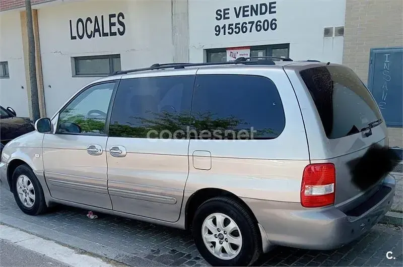 Usado Kia Carnival 185 CV (136 kW) 2006 Beige Monovolumen