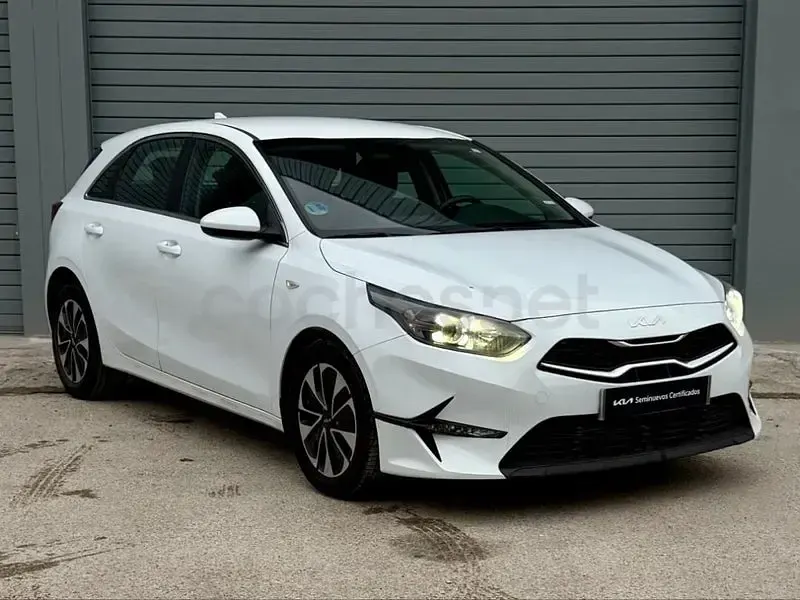 Usado Kia Ceed 100 CV (73 kW) 2025 Blanco Utilitario