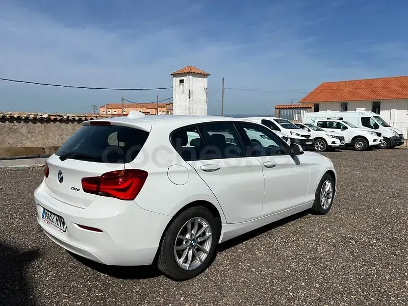 Usado BMW 118 150 CV (110 kW) 2018 Blanco Berlina
