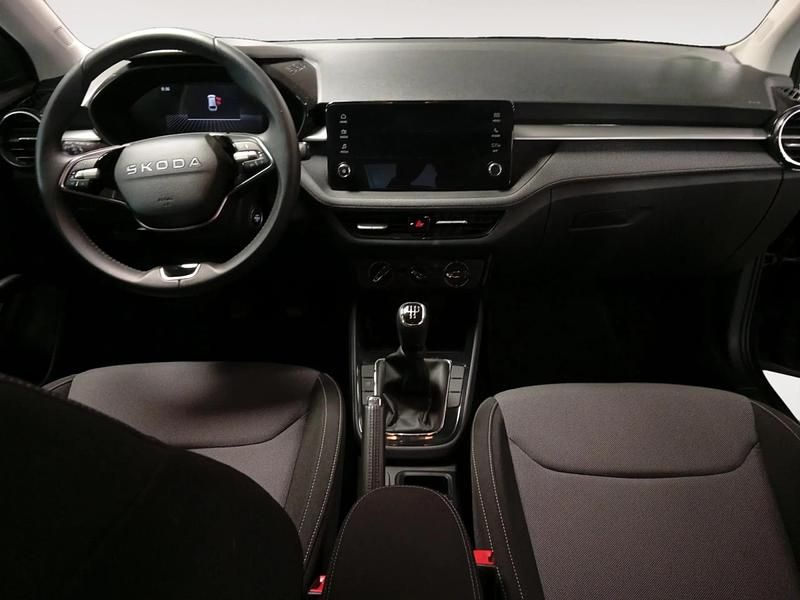 Usado Skoda Fabia Selection 95 CV (69 kW) 2025 Negro Utilitario