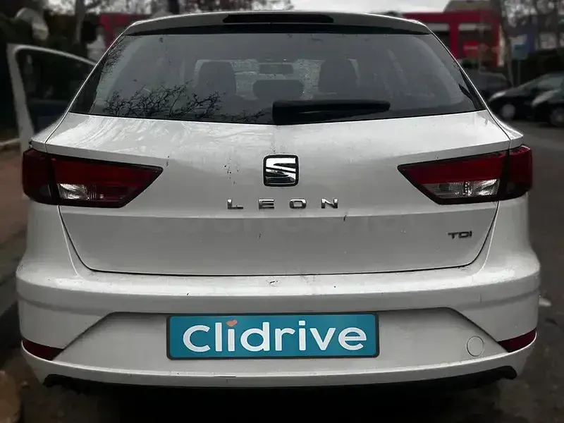Usado Seat Leon Reference 115 CV (84 kW) 2017 Blanco Berlina