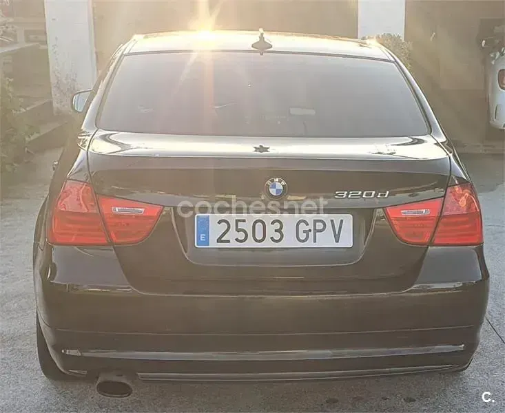 Käytetty BMW 320 177 HP (130 kW) 2009 Musta Sedan