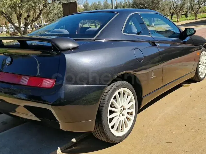 Usado Alfa Romeo GTV 165 CV (121 kW) 2004 Negro Coupe