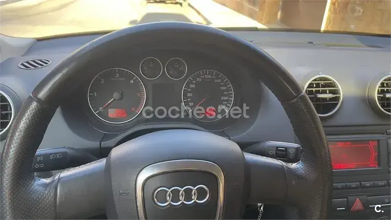 Usado Audi A3 Sportback Ambiente 170 CV (125 kW) 2007 Negro Utilitario