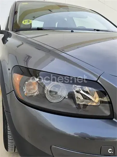 Käytetty Volvo C30 Momentum 136 HP (100 kW) 2007 Musta Viistoperä