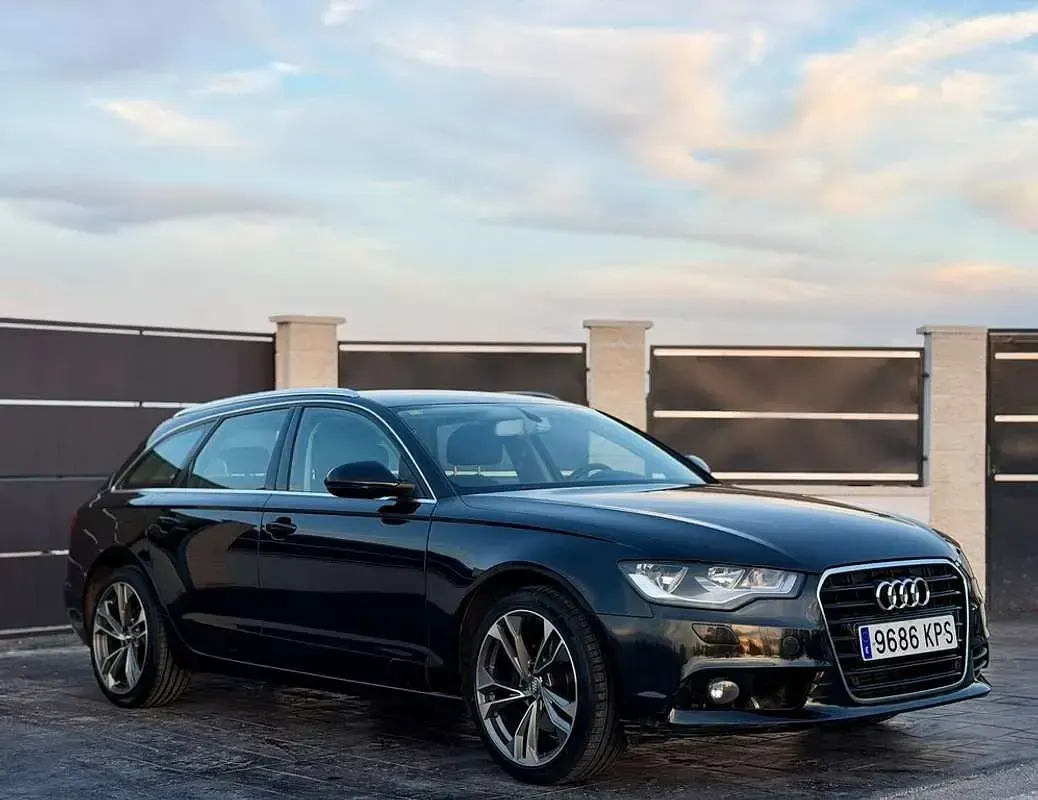 Usado Audi A6 177 CV (130 kW) 2013 Negro Familiar