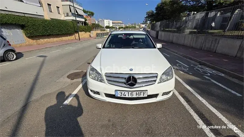 Usado Mercedes C220 Avantgarde 170 CV (125 kW) 2011 Blanco Familiar