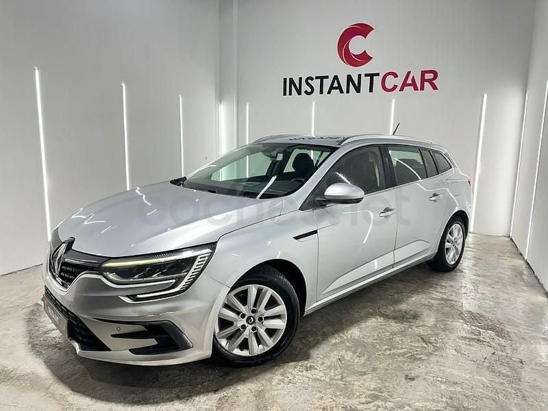 Usado Renault Mégane IV Business 160 CV (117 kW) 2022 Gris / plata Familiar