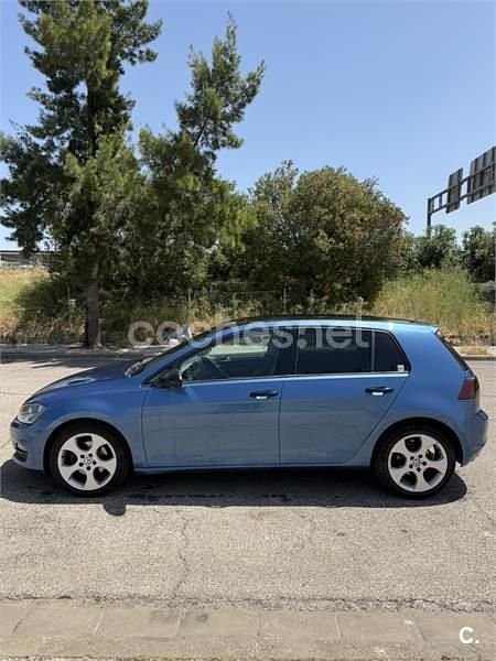 Usado VW Golf VII 105 CV (77 kW) 2013 Azul Berlina