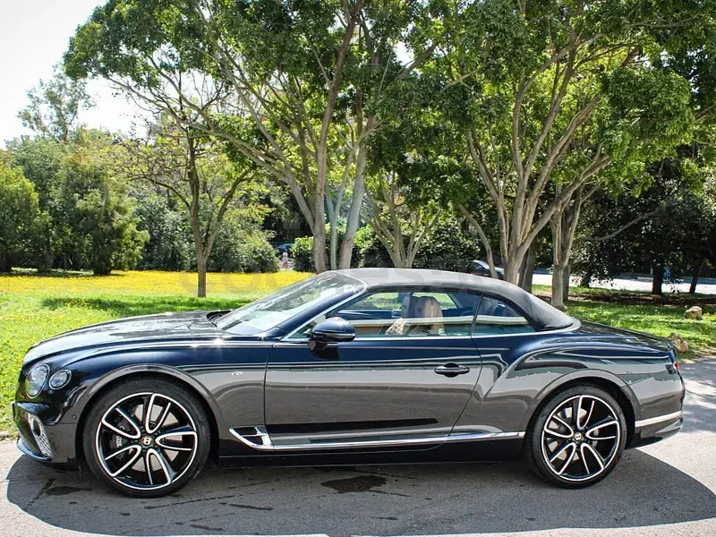 Usado Bentley Continental GT Convertible 550 CV (404 kW) 2020 Gris / plata Descapotable