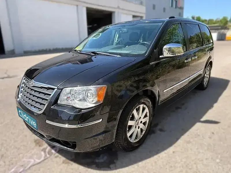 Usado Chrysler Grand Voyager 163 CV (119 kW) 2011 Negro Monovolumen
