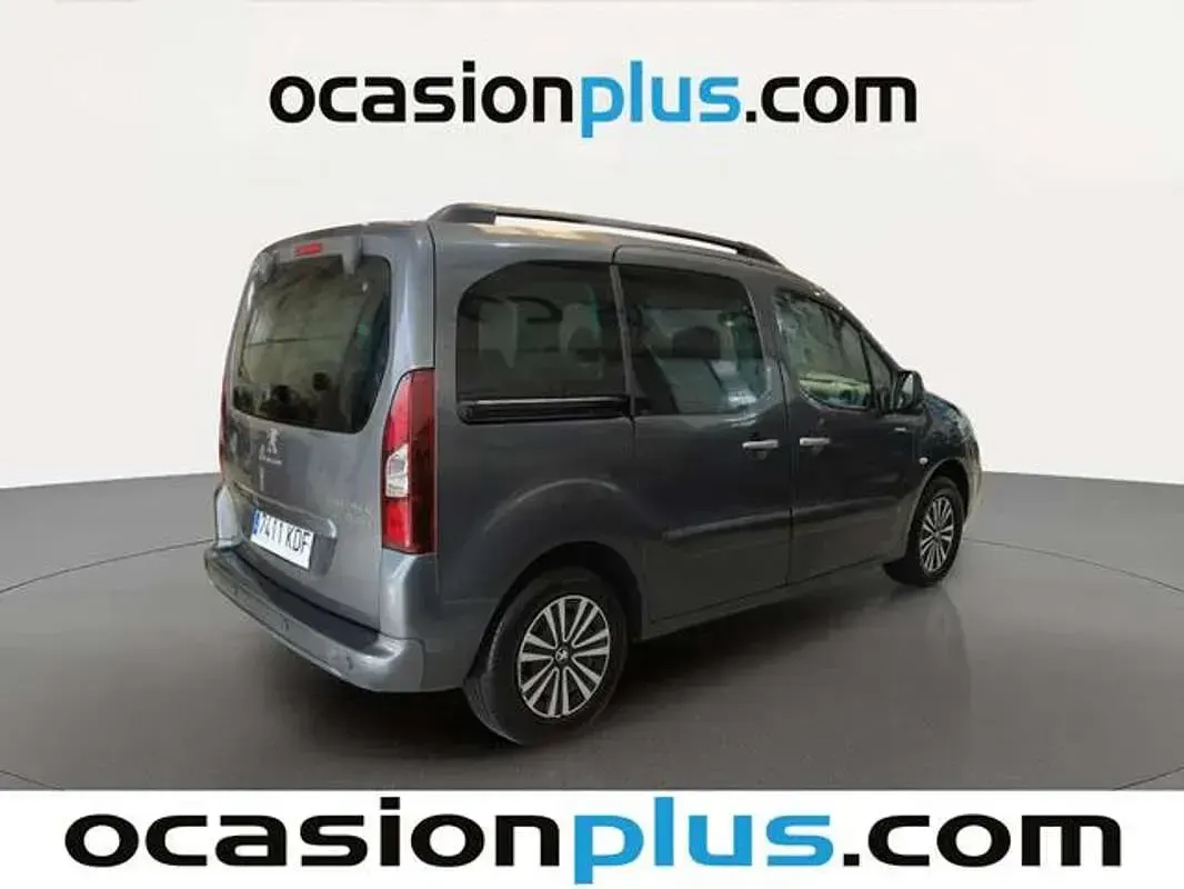 Usado Peugeot TePee Active 100 CV (73 kW) 2017 Gris Familiar