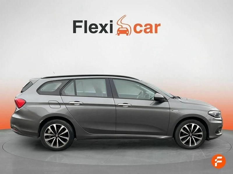 Usado Fiat Tipo Pop 95 CV (69 kW) 2018 Gris Familiar