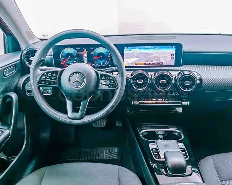 Usado Mercedes A180 116 HP (85 kW) 2019 Vermelho Sedan