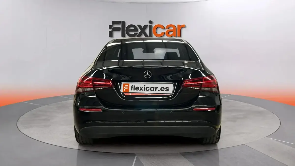 Usado Mercedes A180 116 CV (85 kW) 2019 Negro Berlina