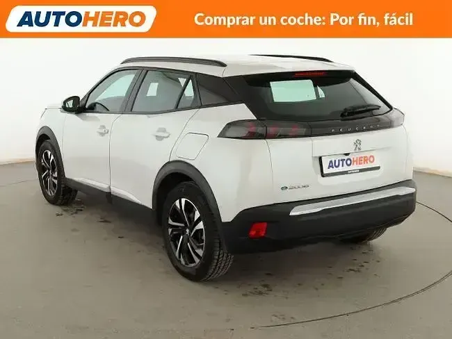 Usado Peugeot e-208 Allure 100 kW (136 CV) 2020 Blanco Utilitario