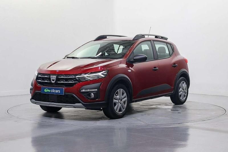 Usado Dacia Sandero Essentiel 101 CV (74 kW) 2021 Rojo Utilitario