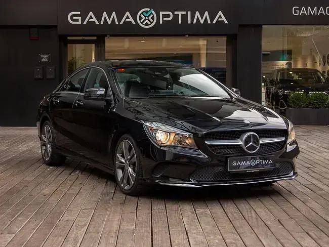 Usado Mercedes CLA200 163 CV (119 kW) 2019 Negro Berlina