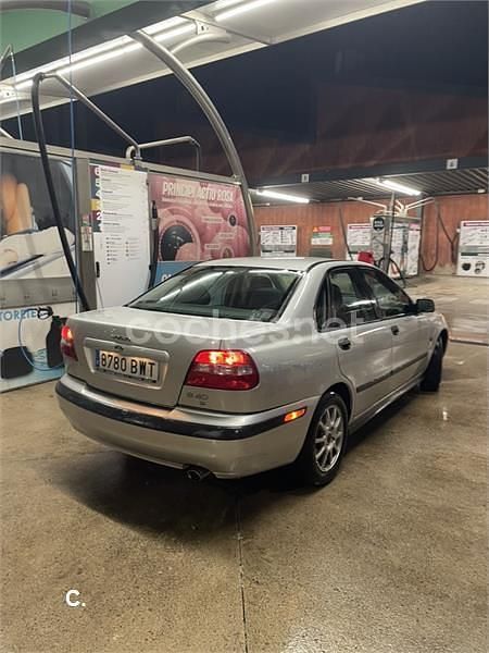 Usado Volvo S40 122 CV (89 kW) 2002 Gris / plata Berlina